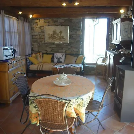 شقة Cannobio: Gemutliche Ferienwohnung Mit Schonem Ausblick *